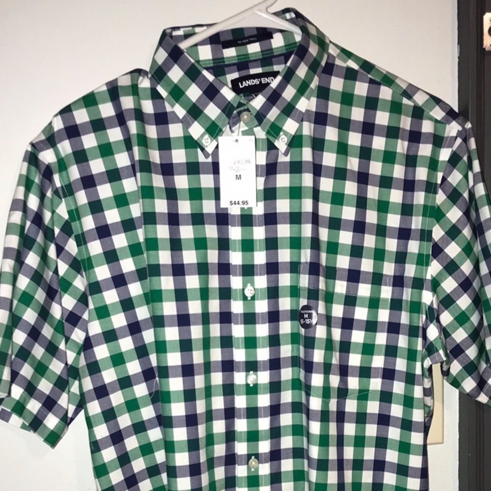Men’s plaid button down shirt